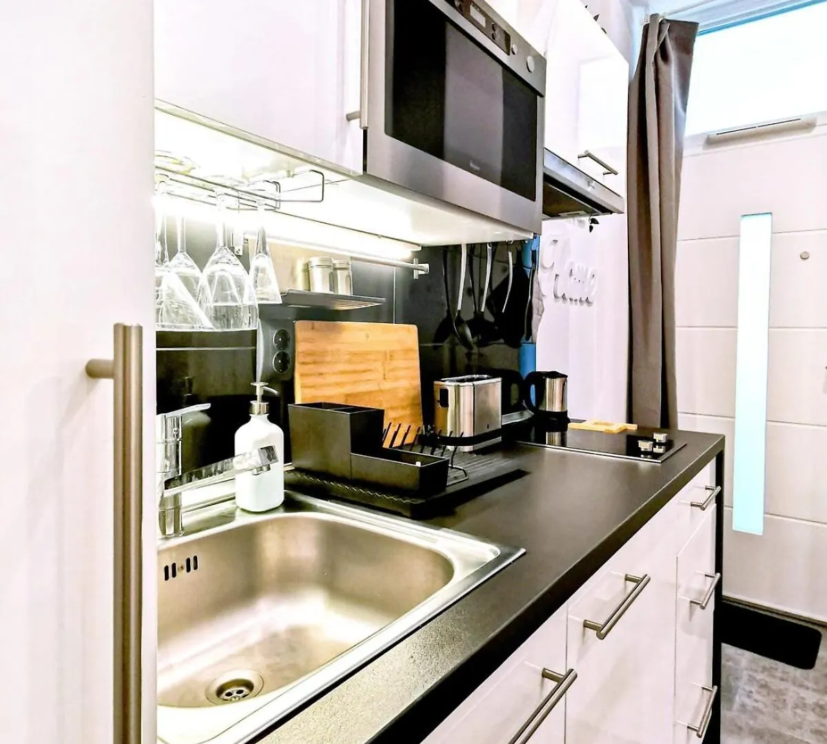 Modern Studio At The Castle Budapest 0*,  Ungern